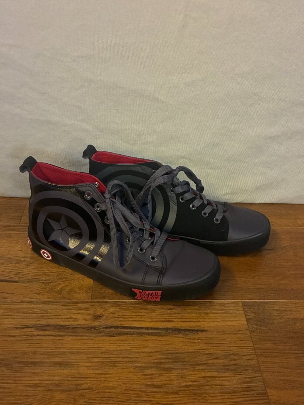 Marvel Captain America Men's High-Top Shoes Lace Sneakers Size 10 1/2 Dark Gray